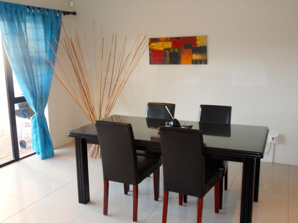 Hotel Haus Holzapfel Beaufort West Habitación foto